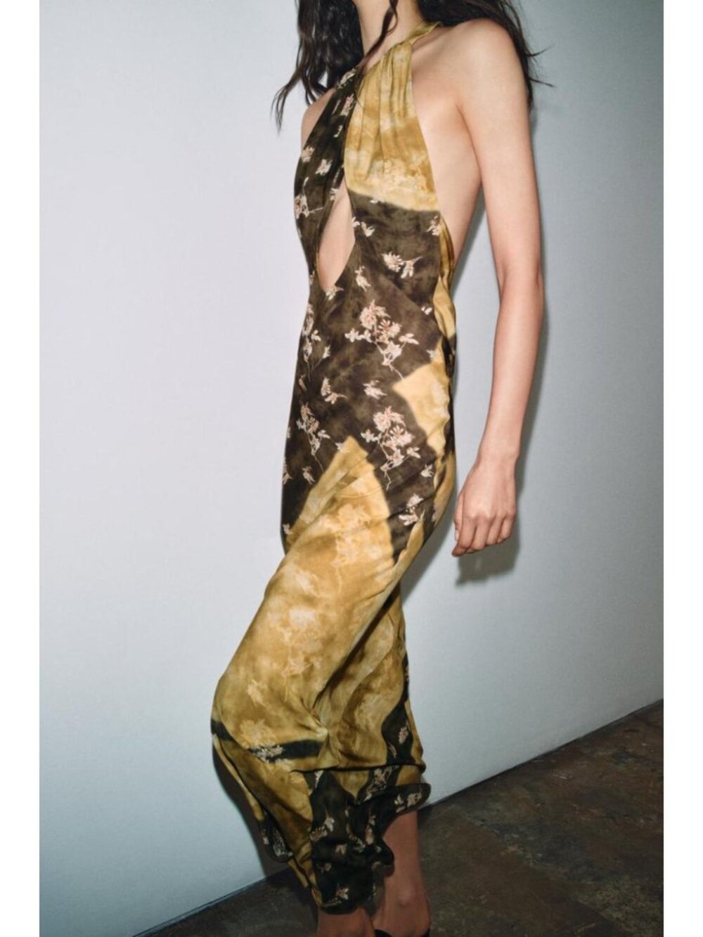ZARA PRINTED HALTER DRESS - Picture 3 of 8